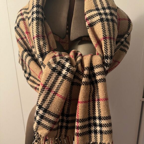 Burberry classic check 100% cashmere large shawl 6 ft x 29" made in England. - Picture 2 of 10